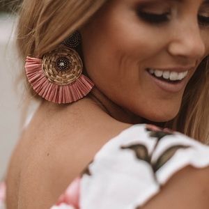 Waikiki Sunsets Earrings In Pink
